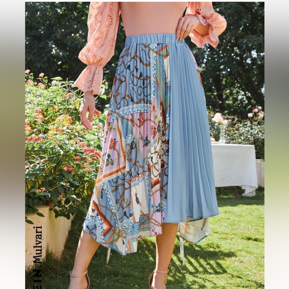 SHEIN Mulvari Chain Print Asymmetric Hem Pleated Skirt